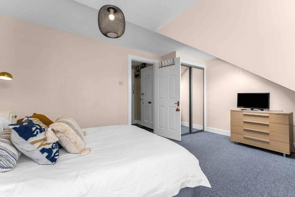 Stylish 1 Bedroom Apartment Edinburgh Bagian luar foto