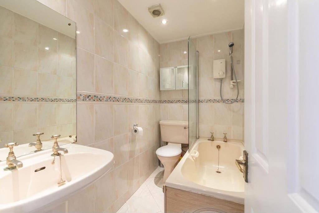 Stylish 1 Bedroom Apartment Edinburgh Bagian luar foto